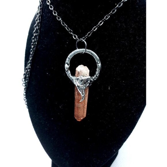 Red quartz crystal necklace - Picture 2 of 9